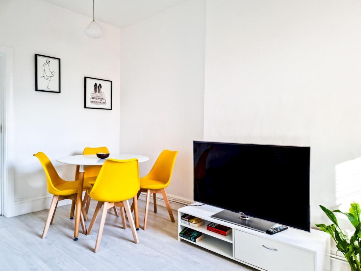 Pass The Keys Wimbledon Hideaway Apartment London Exterior photo