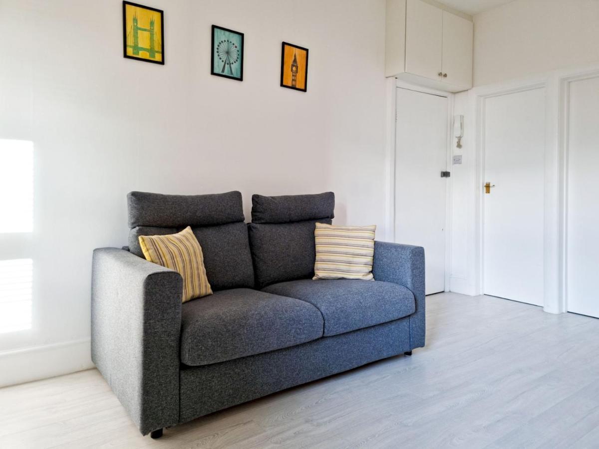 Pass The Keys Wimbledon Hideaway Apartment London Exterior photo